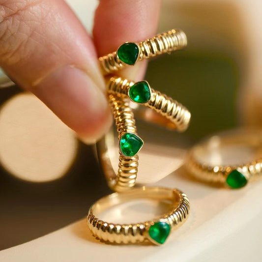 18 karat gold 0.25ct natural emerald ring
